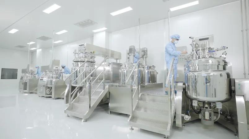 NHÀ MÁY SẢN XUẤT HÓA MỸ PHẨM diện tích hơn 4000m2, vận hành theo tiêu chuẩn CGMP ASEAN, ISO, FDA
